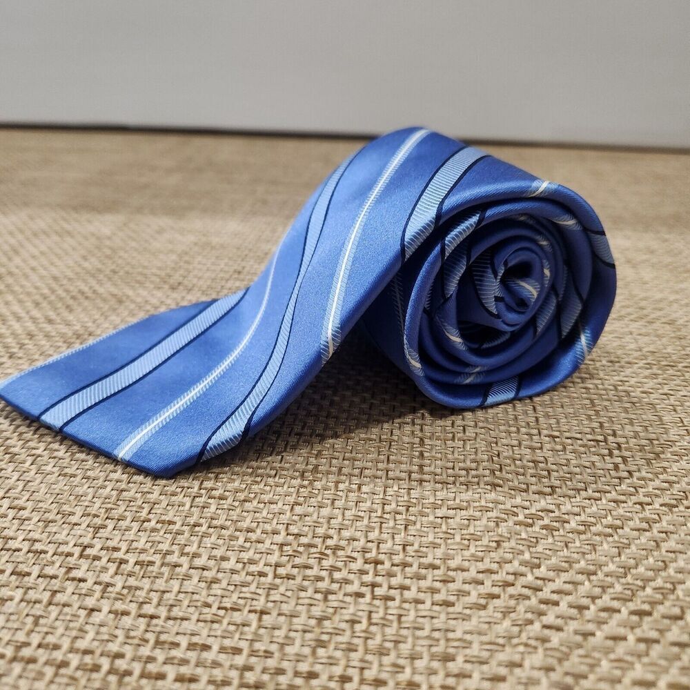 JOS. A. BANK Signature Collection Mens 100% Silk Necktie‎ STRIPED Blue/White EUC - Picture 3 of 6